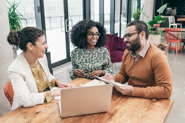 Business meeting with business consultant in the office _ Advantages of hiring a business consultant